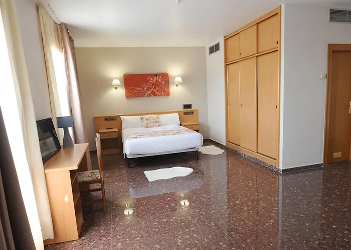 La Imperial Hotel 2*